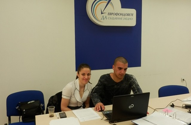 Млади експерти работиха в ОИЦ във Враца и Видин