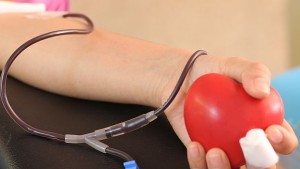 27 март Извършено е първото кръвопреливане на човек в болница