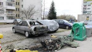 Два автомобила са запалени рано тази сутрин в Габрово