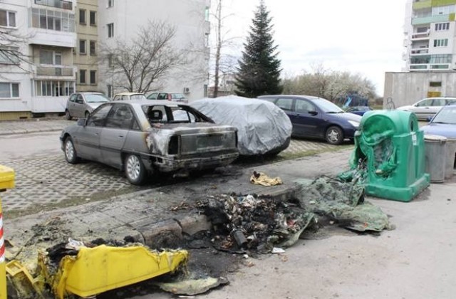 Два автомобила са запалени рано тази сутрин в Габрово