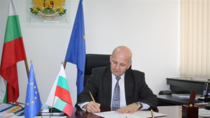 Подписаха първите шест тристранни договора за саниране на жилищни сгради