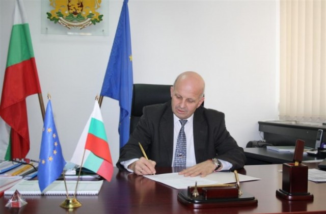 Подписаха първите шест тристранни договора за саниране на жилищни сгради