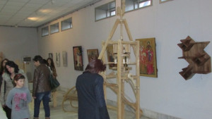 Тревненската приложна гимназия подреди изложба в Г Оряховица