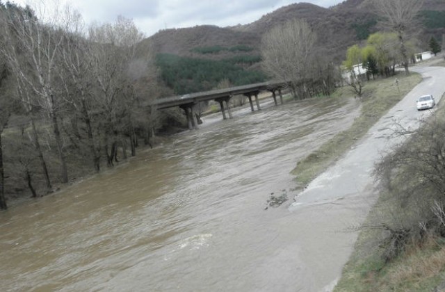 С 10 см се е повишило нивото на река Струма в Кюстендилско