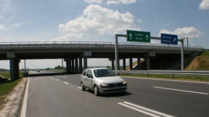 Ограничават до 90 км ч скоростта в няколко участъка по