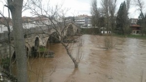 Опасна Бистрица при Ябълково Струма заля стадион и ниви при