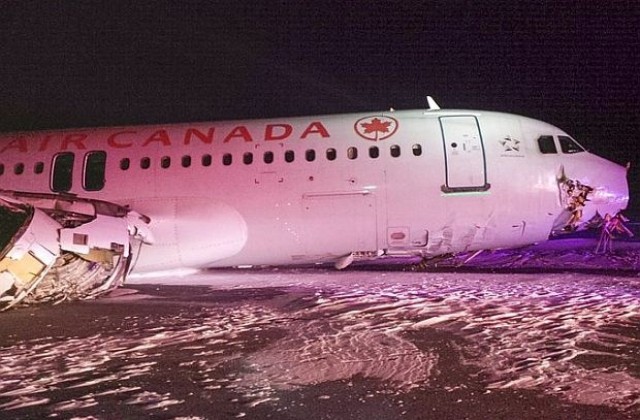 Самолетът на Еър Канада се е влачил по корем 330 метра (СНИМКИ)