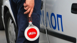 Пиян габровец се блъсна в къща