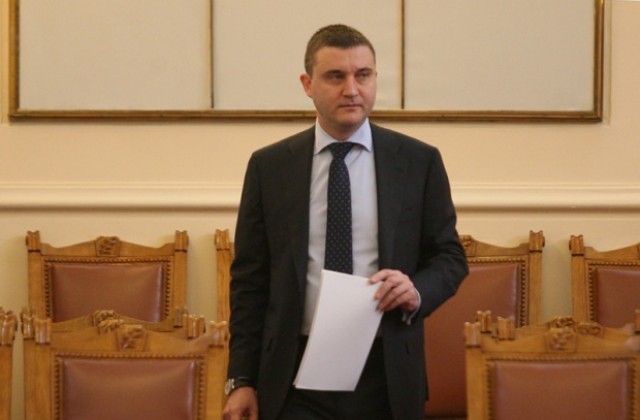 Горанов сезира ЕК за гръцкия 26% данък за сделки и трансакции с източник България