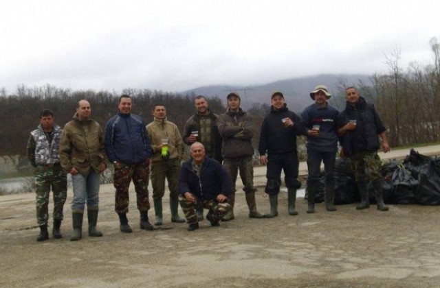 560 лева събраха за зарибяване на яз. Йовковци с бял амур