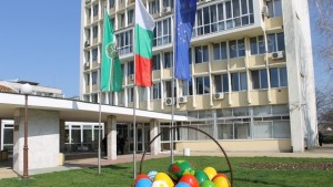 Община Димитровград с 2метрова светеща кошница яйца за Великден