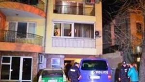 Изписаха от болницата Алиса която полетя с майка си от