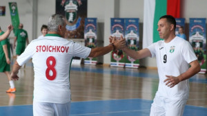 Кюстендилец асистира на Стоичков в Звездния мач на Каменица Фен