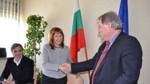 БТА с офис в Казанлък от май