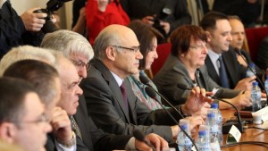 Нови правила за пазара на енергия и пониски цени за