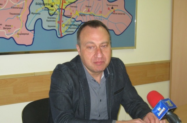 Ивайло Константинов даде „жълт картон на съветниците на ГЕРБ гласували „за поставянето на бариера при частната болница
