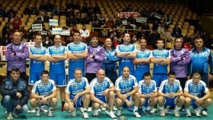 Всички в залата за Фрегата