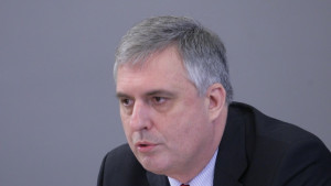 Калфин Трябва да се насърчават работещите жени да раждат