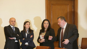 Държавата дава пари за ремонт на участъци от Хемус и