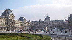 Кои двама казанлъчани ще пътуват до Париж