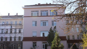 Искат извънредна сесия за съдбата на болницата в Димитровград Кметът