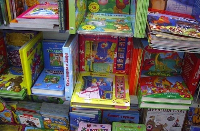 БСП-Добрич дарява книжки на детските градини