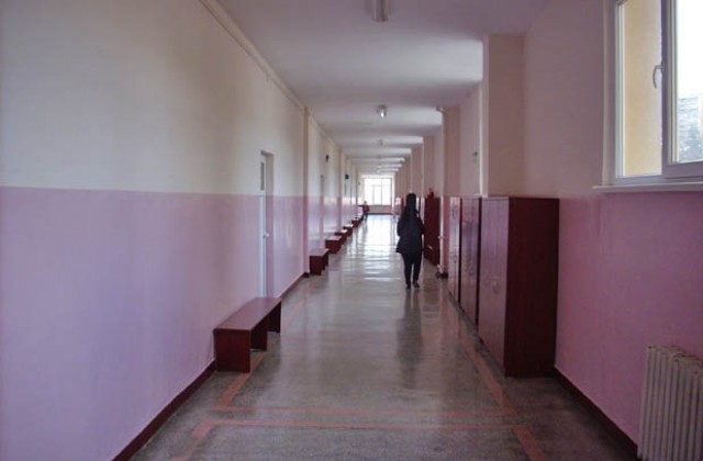 В шест училища в Добрич се събират пари за охрана