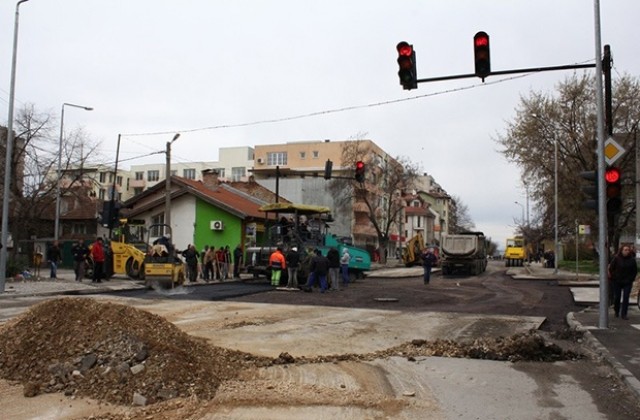 Във Видин започна асфалтирането на улици