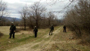 Събраха 46 невзривени боеприпаси край склада в Иганово