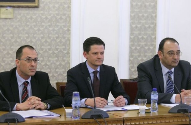 КЗП анализира общите условия на договори в различни сфери