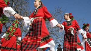Лазарки кумичат в Съединение