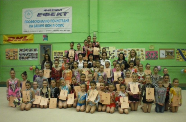 100 гимнастички от Велбъжд на Кюстендилска пролет