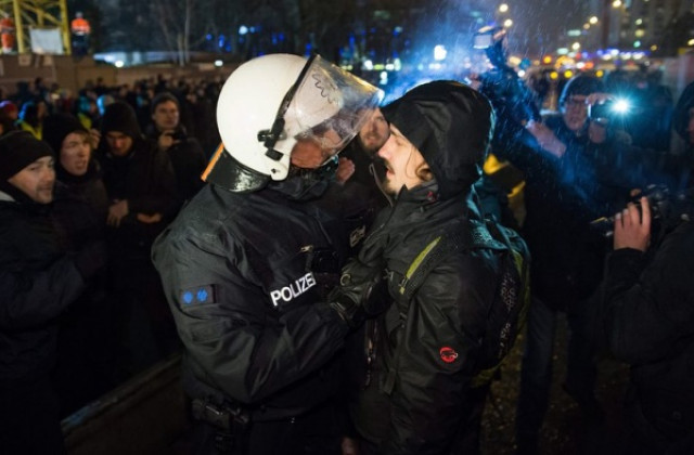 Пиратската партия организира мълчалив танц в центъра на Щутгарт