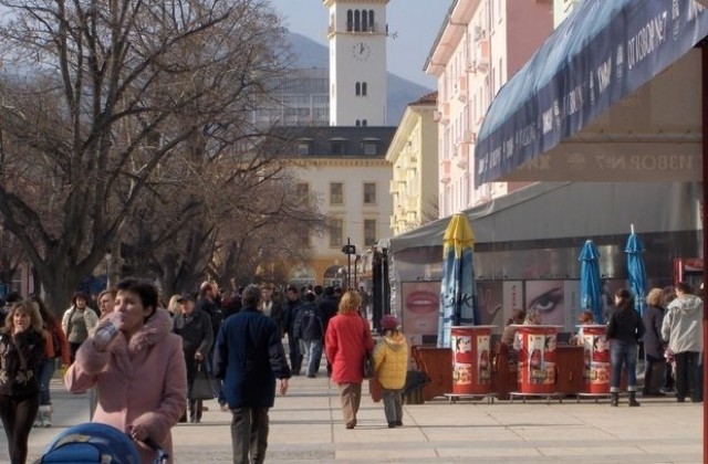 Заетите лица в Област Сливен са 76 500