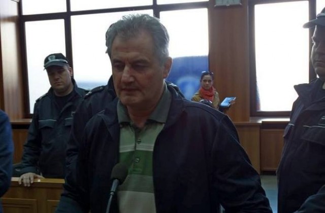 Повдигнаха обвинение само на двама от 13-те арестувани митничари