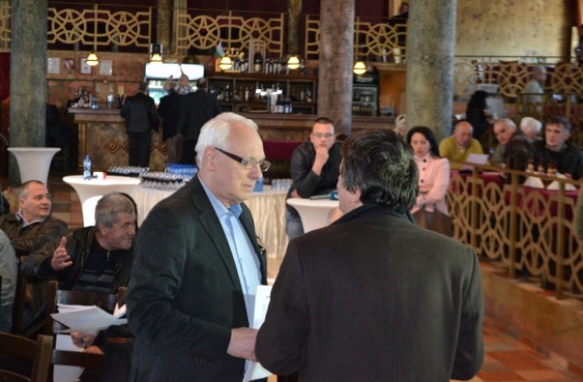 Велизар Енчев учреди Българска пролет