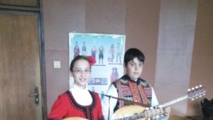 Ученици от класовете по тамбура и кавал на ДФА Габровче