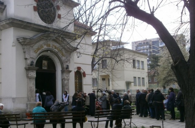 Християните празнуват Цветница