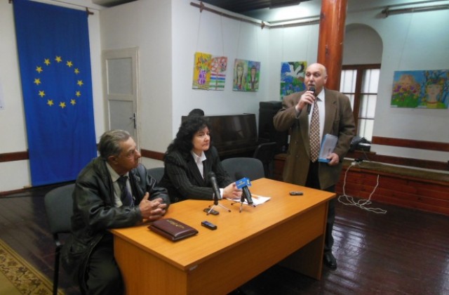 Лекари и ромски общественици от Кюстендил: Ние сме еталон в България за комуникацията помежду ни