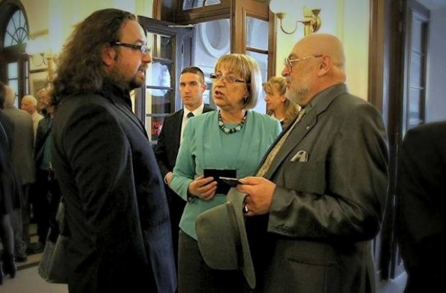 Валентин Атанасов и Милен Василев родиха светлина и я подариха на Габрово