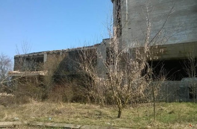 18 са опасните сгради в Добрич