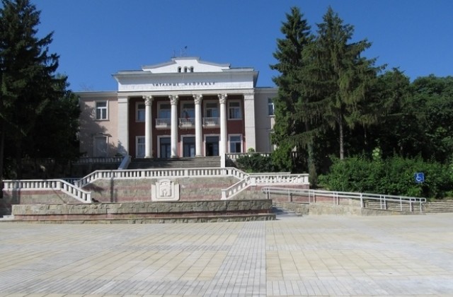 В Лясковец канят на Великденска беседа