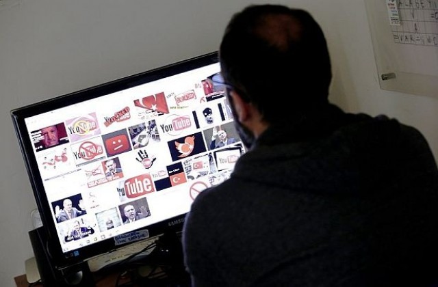 Турция блокира Facebook, Twitter и YouTube заради снимката на убит прокурор
