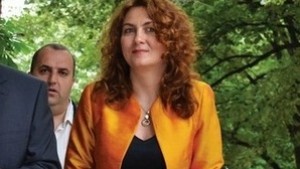 Замминистър Деница Николова открива обновената болница в град Троян
