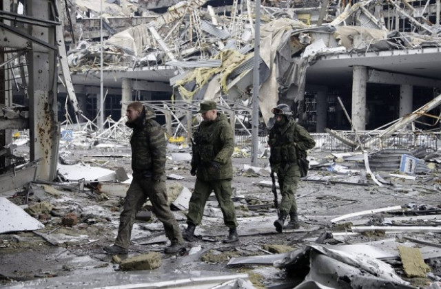 За една година Източна Украйна бавно слезе в ада