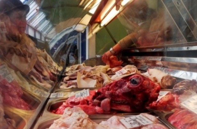 Опасни храни причиняват над 200 заболявания, алармират от СЗО