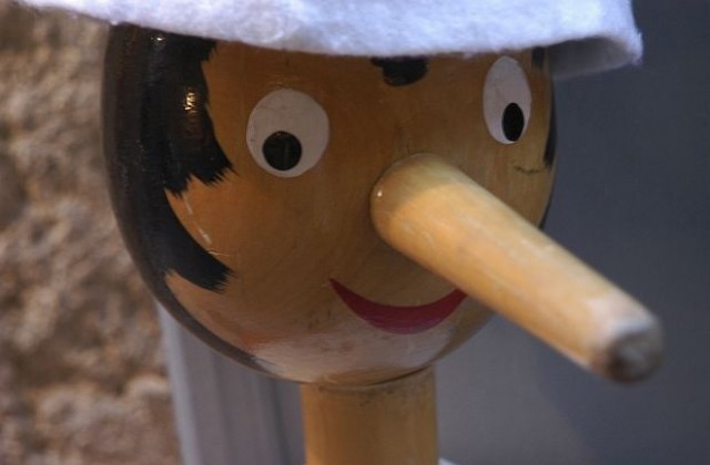 Гущер с нос като на Пинокио озадачава биолозите