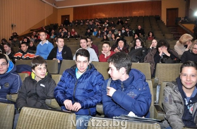 Кметът на Враца награди лауреатите в олимпиада по физика