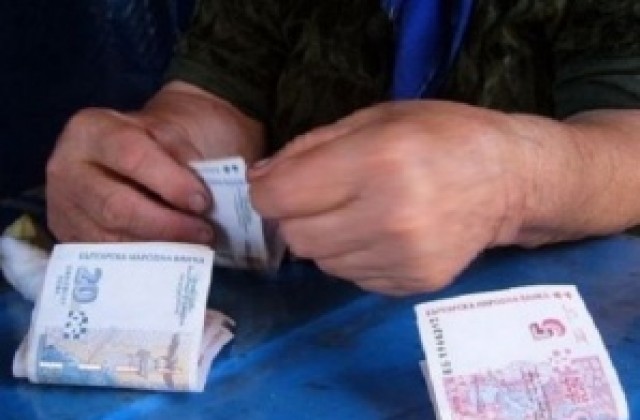 Ограбиха баба след обещание да й увеличат пенсията