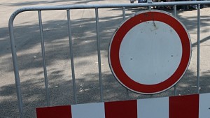 Пропадна част от пътя за Летище София